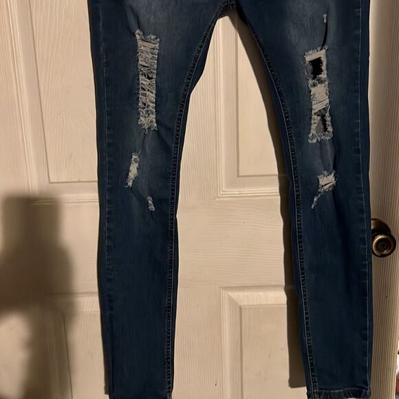Bamboo jeans 👖 distressed blue color. Size 11 - Picture 3 of 12